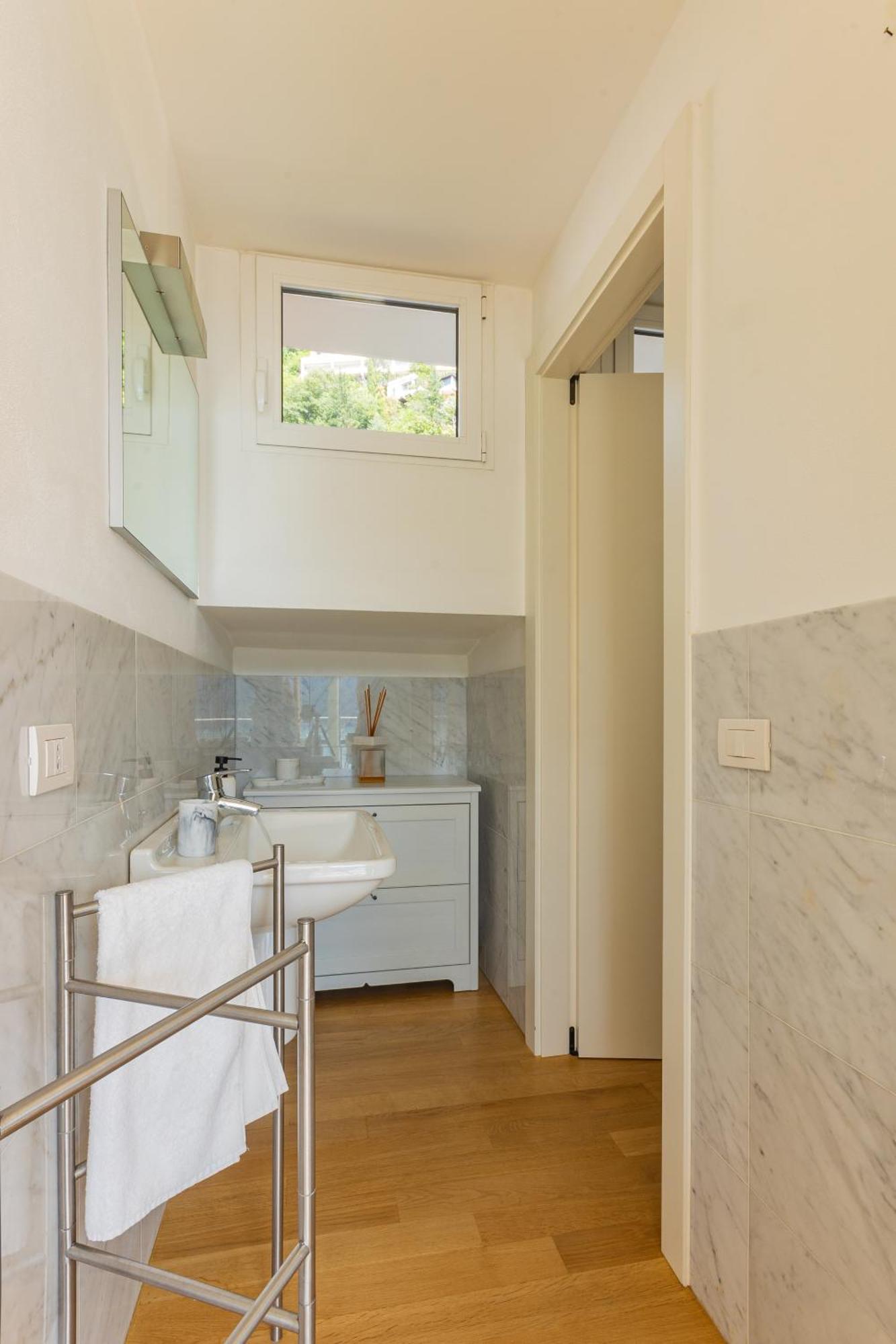 Ferienwohnung Casa Madlen - Bright Attic With Marvelous View Campione dʼItalia Exterior foto