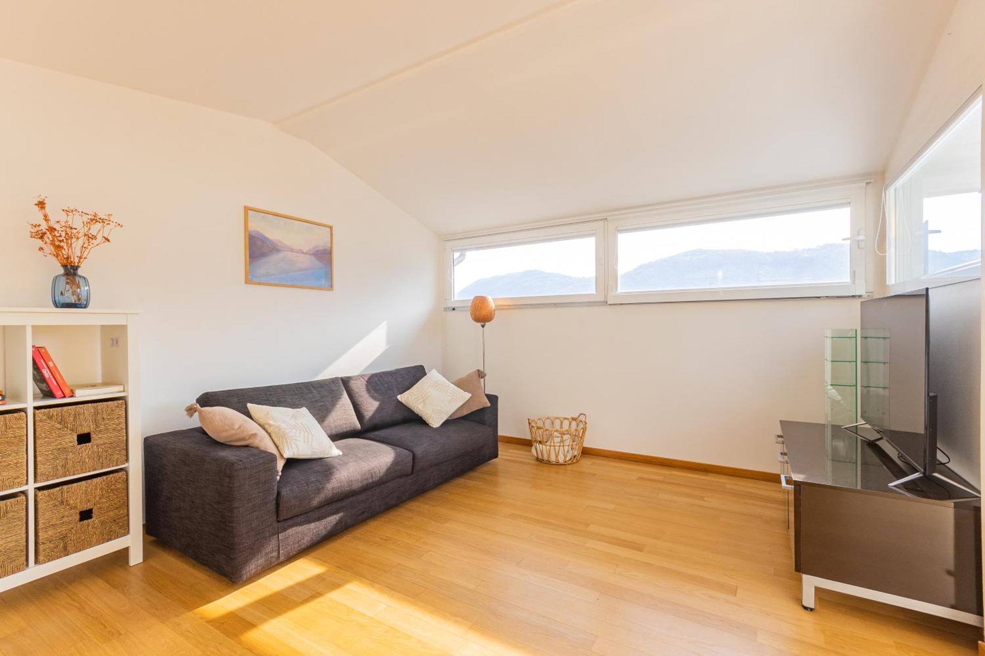 Ferienwohnung Casa Madlen - Bright Attic With Marvelous View Campione dʼItalia Exterior foto